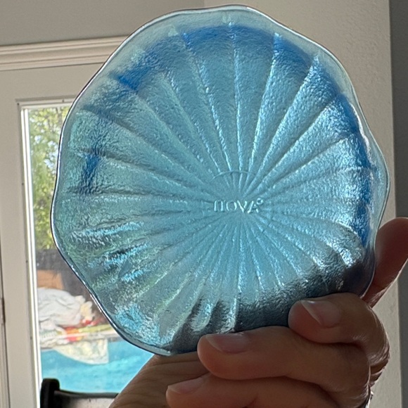 Avon Translucent Blue Glass Shell Decor - Picture 3 of 3